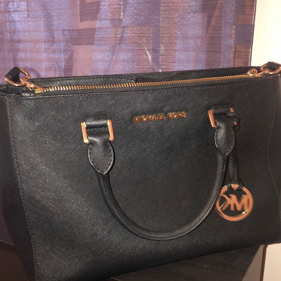 MICHEAL KORS HANDBAG - Picture 2 of 2